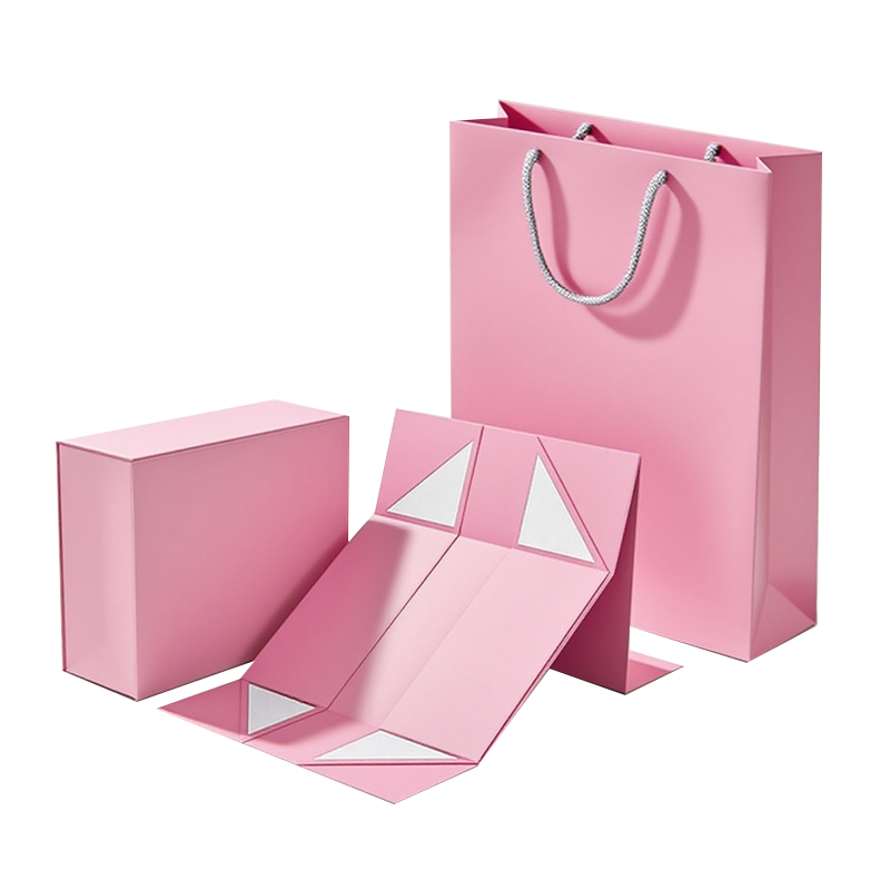 Er ikke skjerfgaveboksen en seremoniell magi som forvandler myke skjerf fra å bli pakket inn til å bli vist frem?